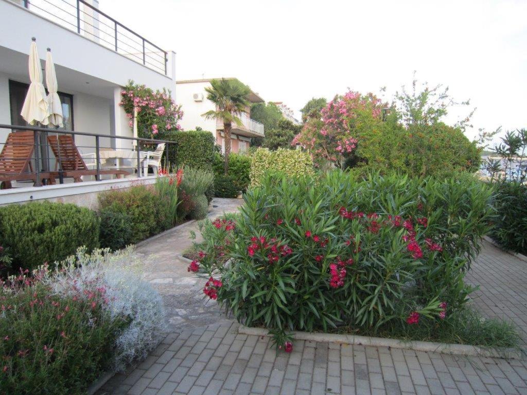 Midavkl Apartment Pirovac Luaran gambar