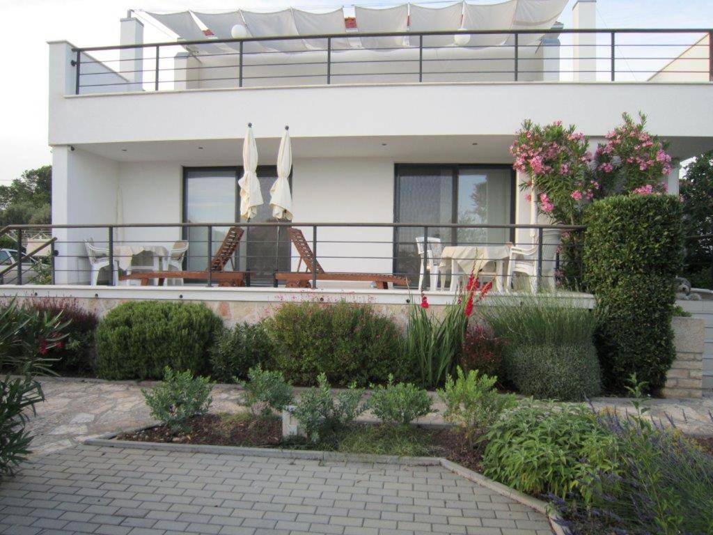 Midavkl Apartment Pirovac Luaran gambar