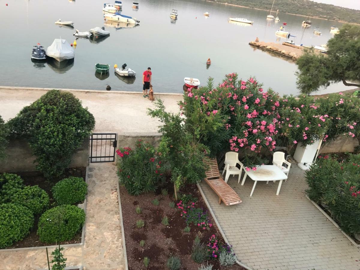 Midavkl Apartment Pirovac Luaran gambar