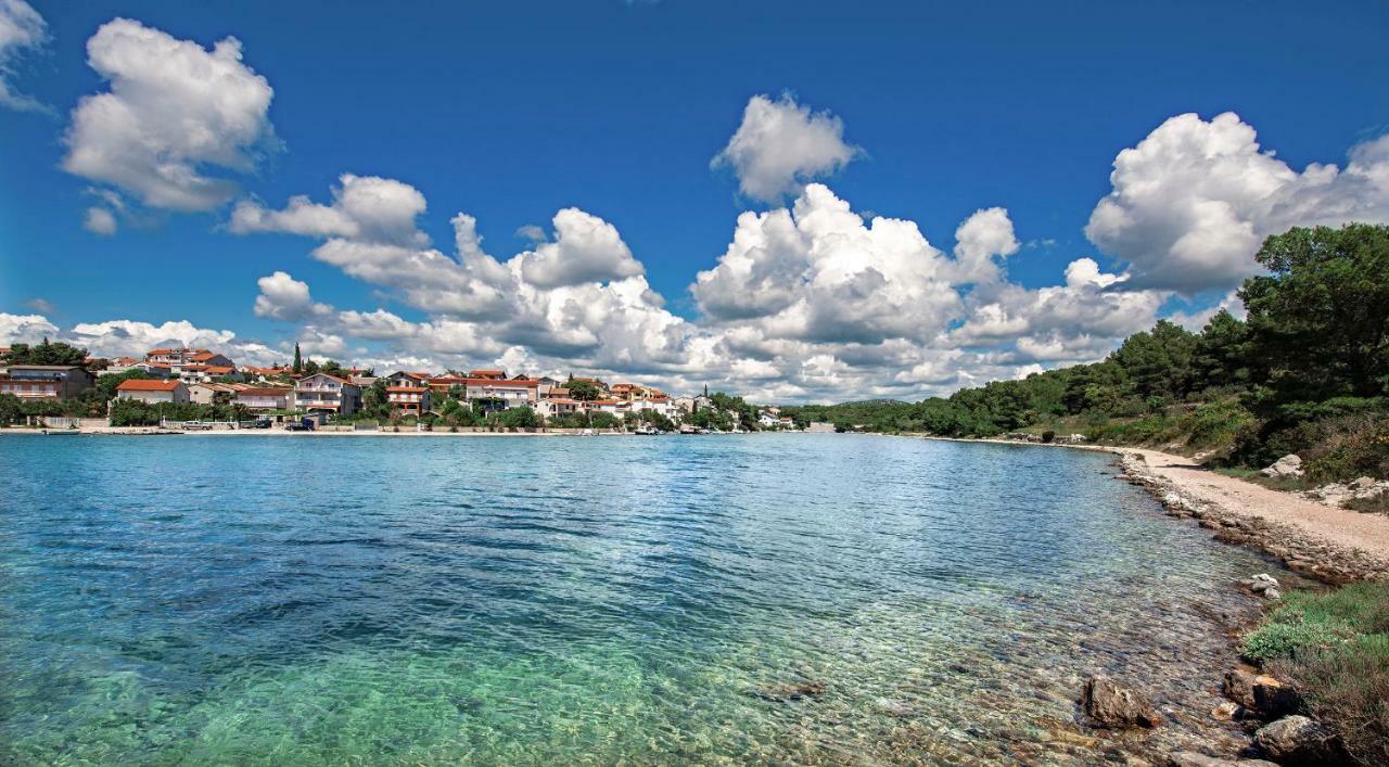 Midavkl Apartment Pirovac Luaran gambar