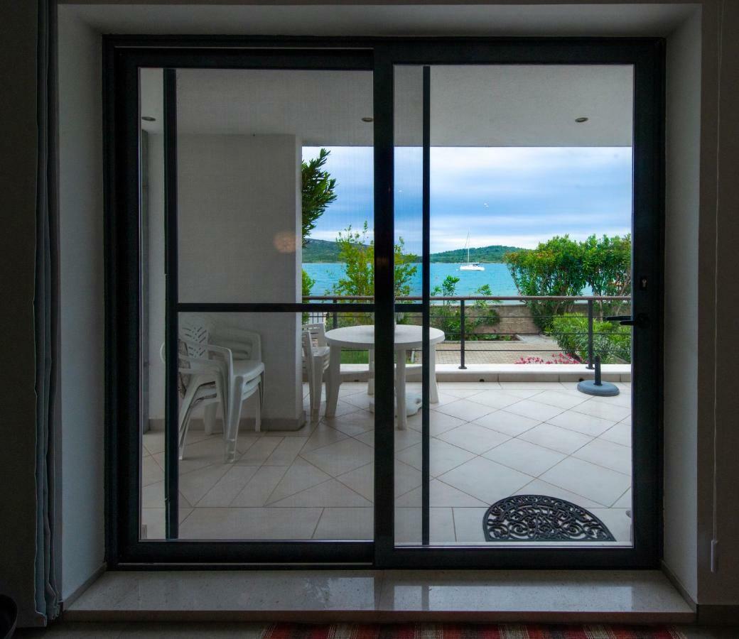 Midavkl Apartment Pirovac Luaran gambar