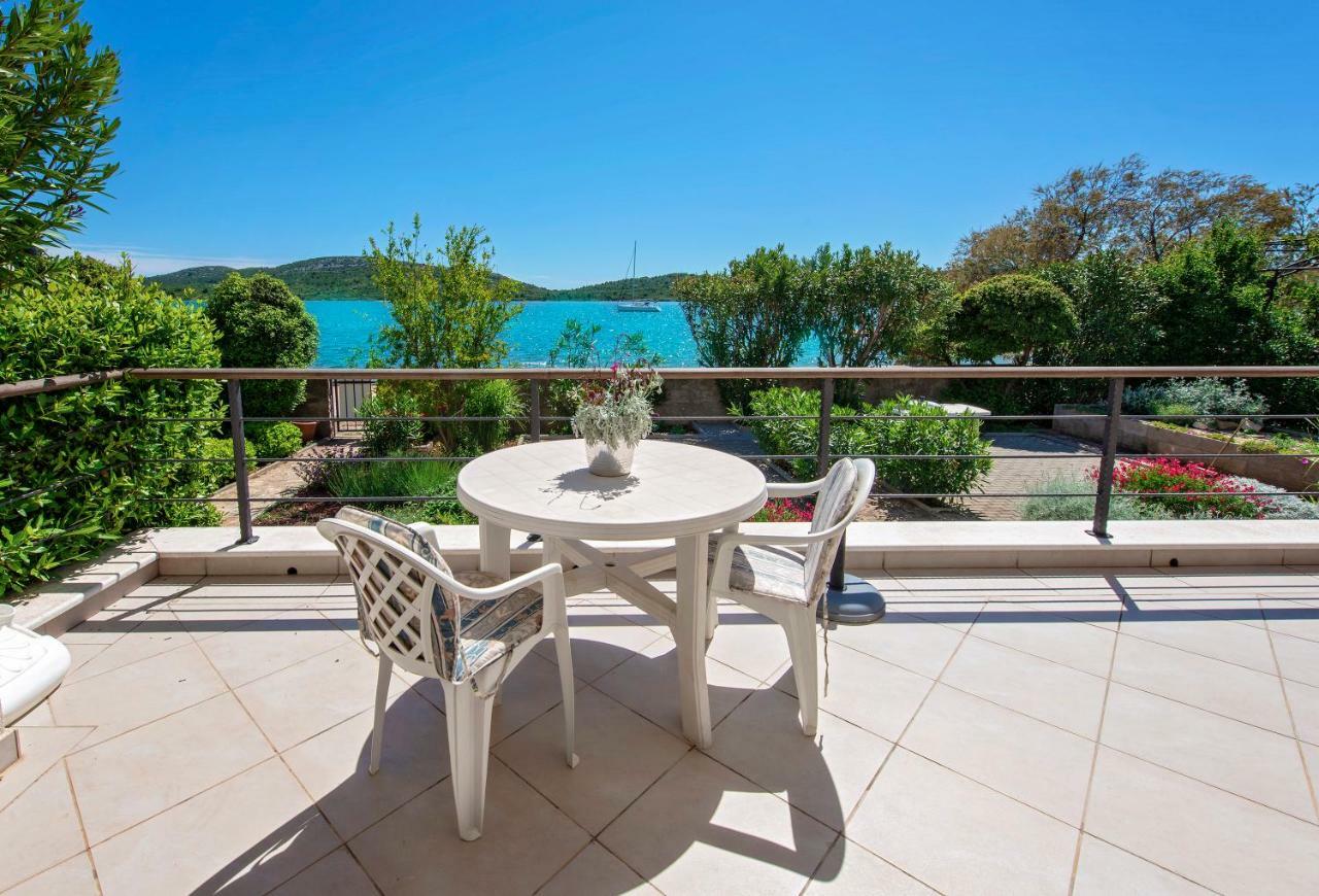 Midavkl Apartment Pirovac Luaran gambar