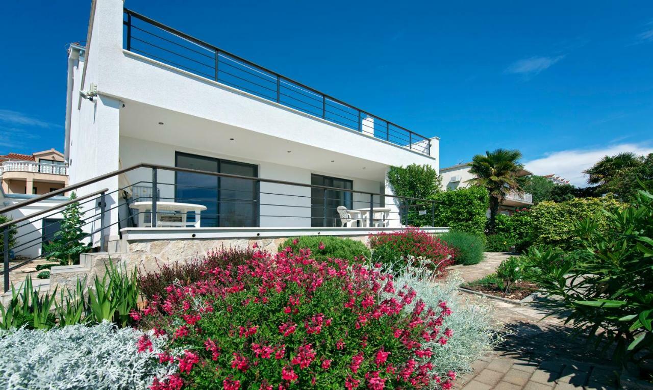 Midavkl Apartment Pirovac Luaran gambar